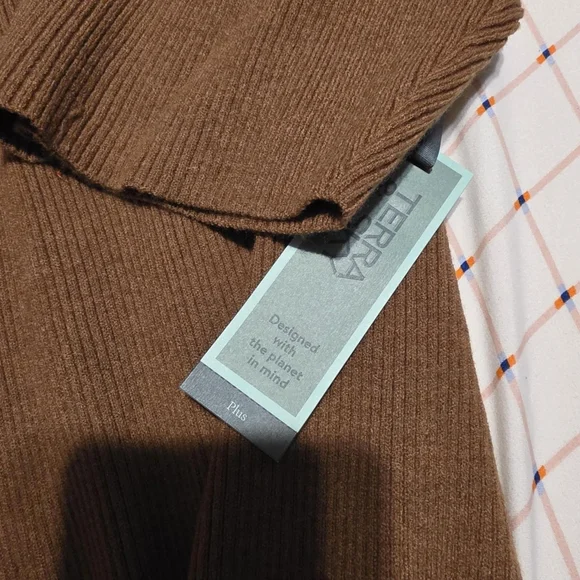 Terra & Sky Ribbed Button-Front Maxi Dress in Brown - Picture 3 of 5